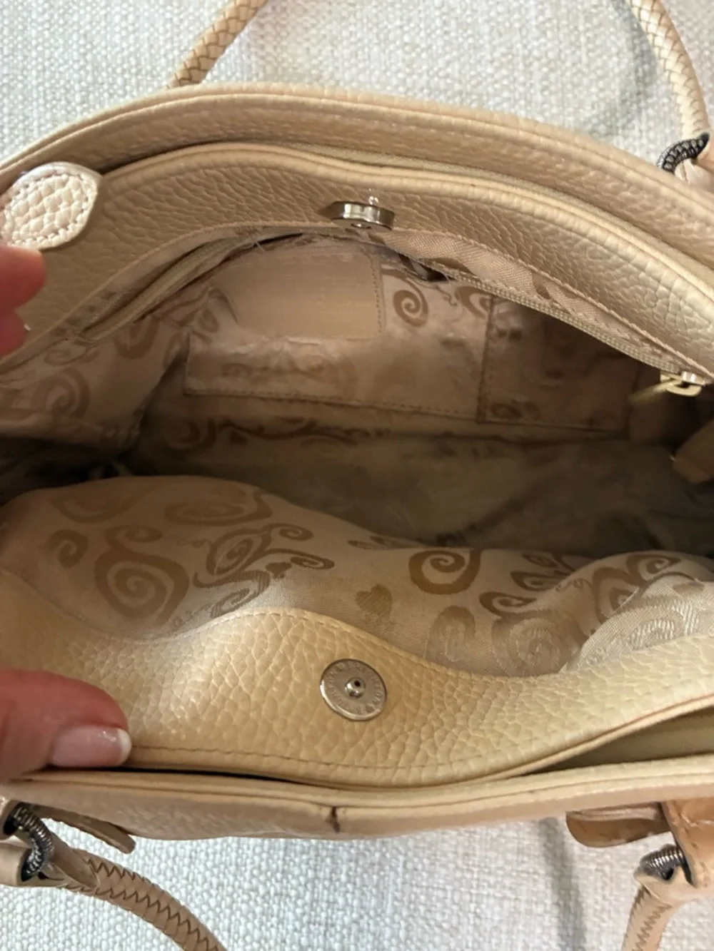 VINTAGE BRIGHTON
BEIGE PEBBLED LEATHER HANDBAG - Picture 10 of 14